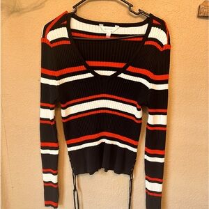 Juniors tie side v- neck crop sweater